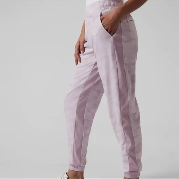 Athleta Brooklyn Lined Joggers In Camo Lux Shasta Purple sz 12 #E1